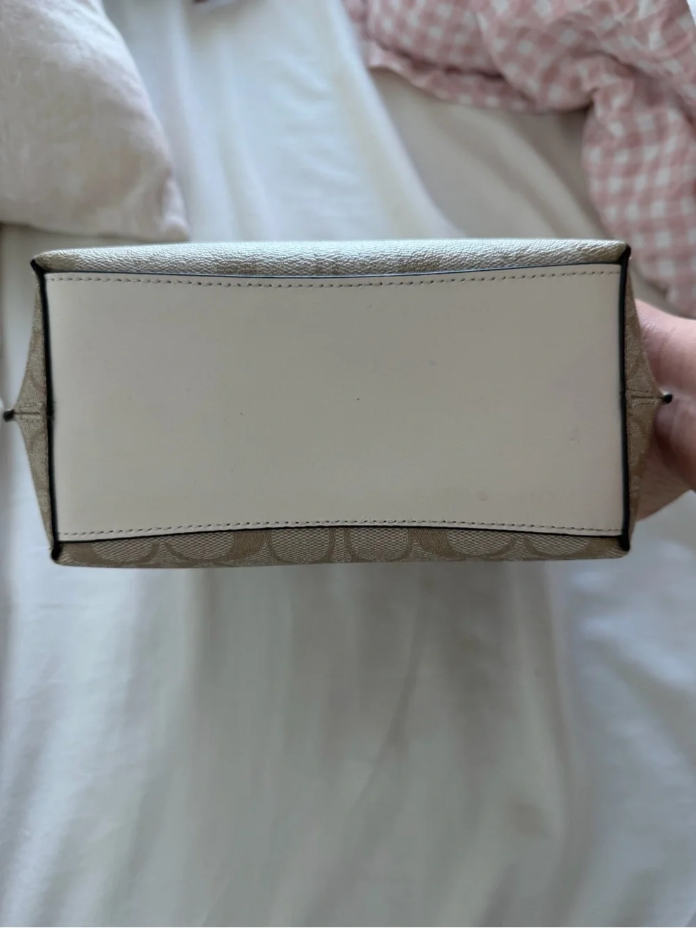 Coach Beige/Chalk Signature Crossbody Bucket Bag with Gold Logo